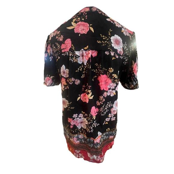 KNOX ROSE SHORT SLEEVE BUTTON UP BLACK WITH ROSE PATTERN WOMENS MEDIUM - Picture 2 of 8